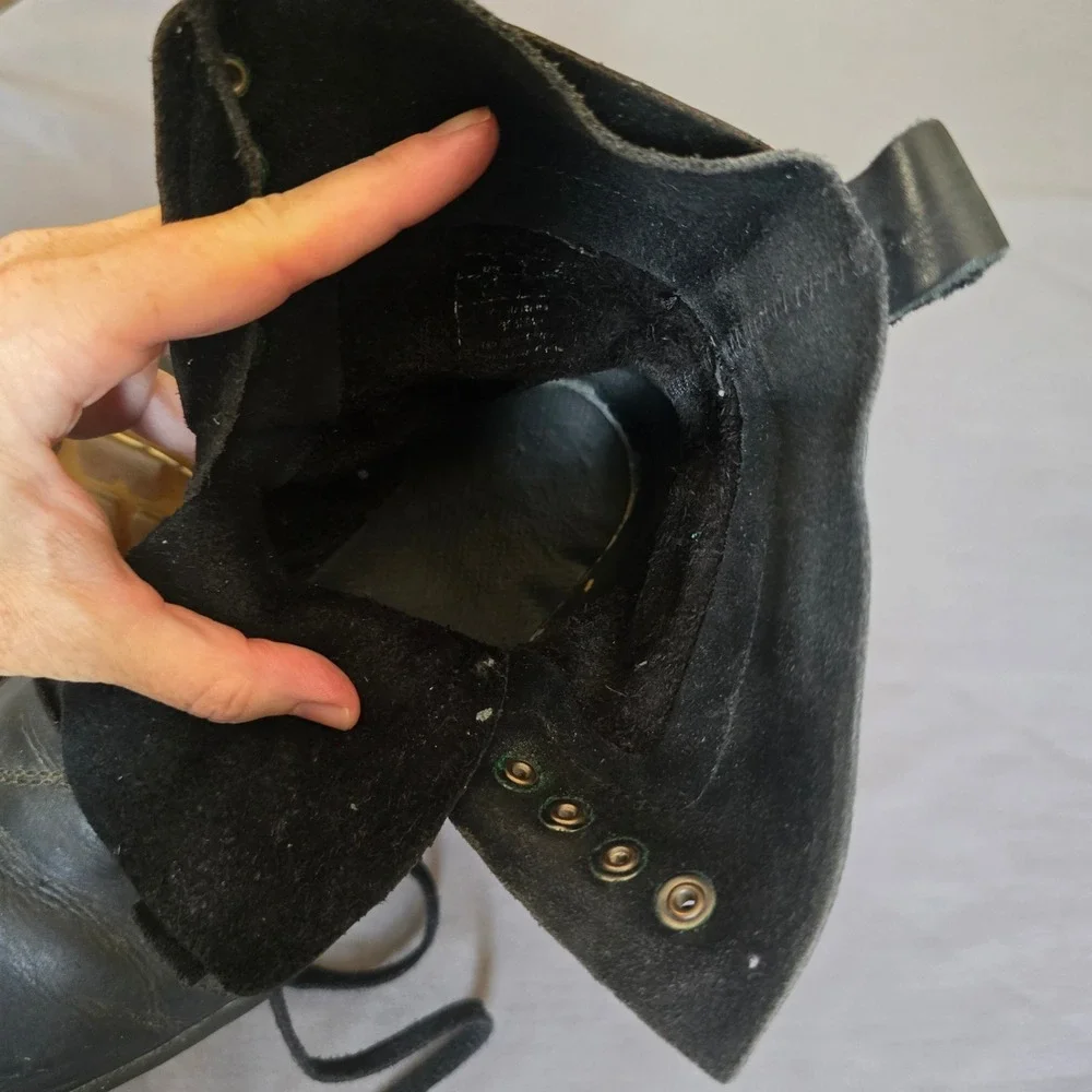 Dr. Martens Pier Boots Mens 8 Black Leather 9-Eye Cap Toe 13337001